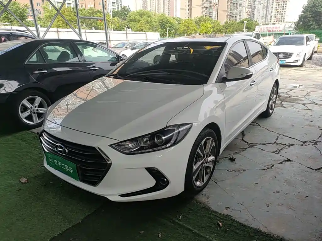 Hyundai Elantra — миниатюра 2