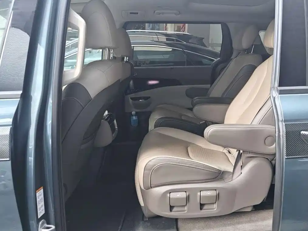 Kia Carnival — миниатюра 5