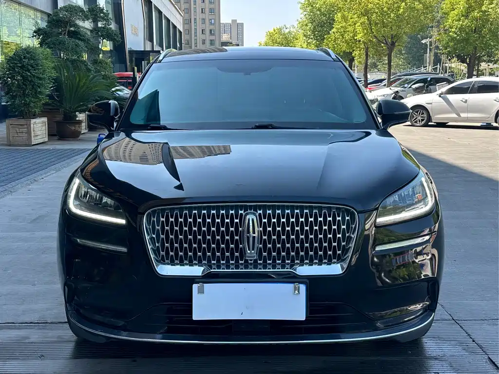 Lincoln Corsair — миниатюра 2