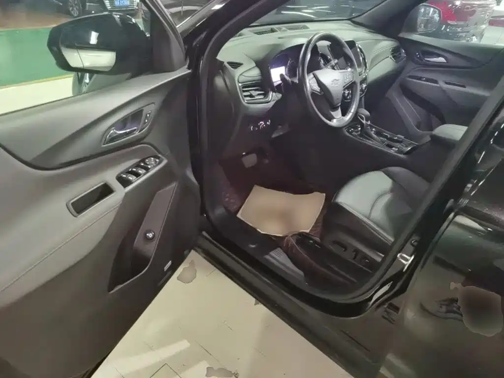 Chevrolet Equinox — миниатюра 16