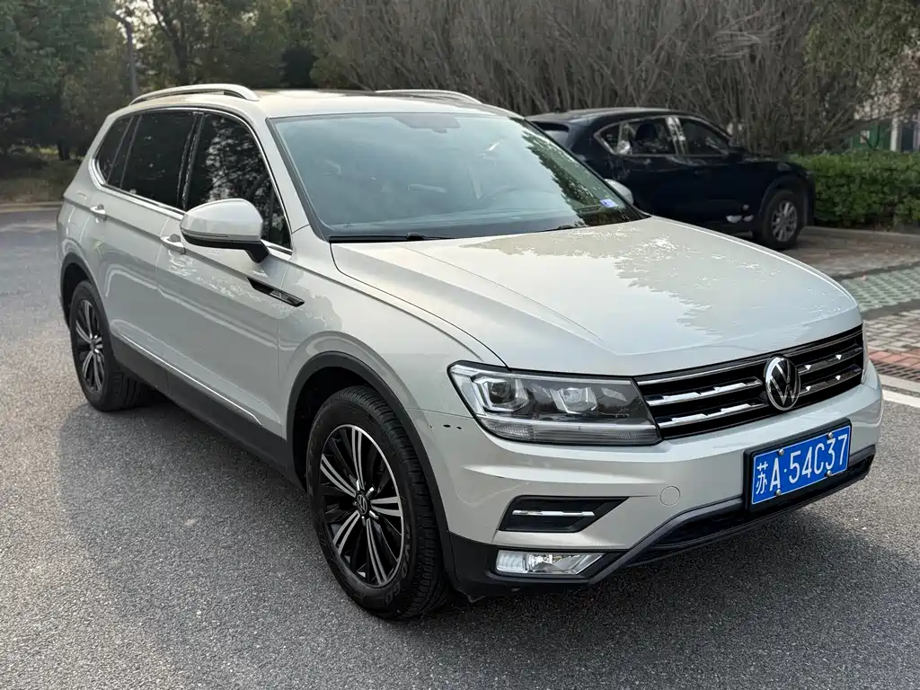 Volkswagen Tiguan L L 2021 330TSI AT