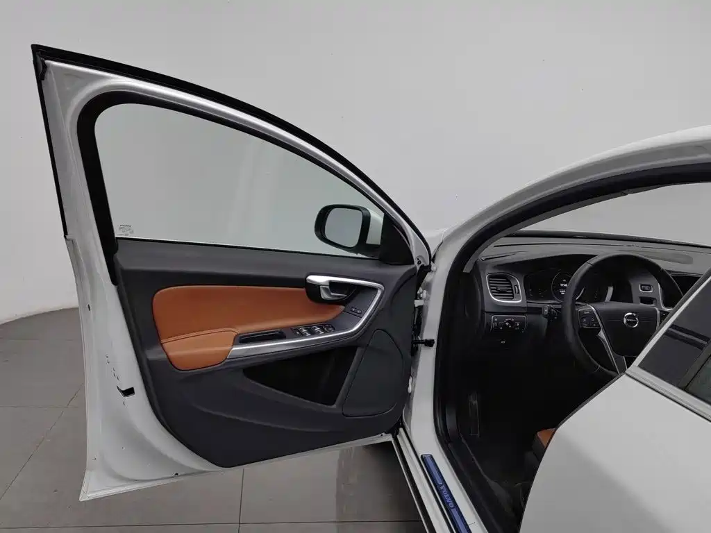 Volvo S60 — миниатюра 8