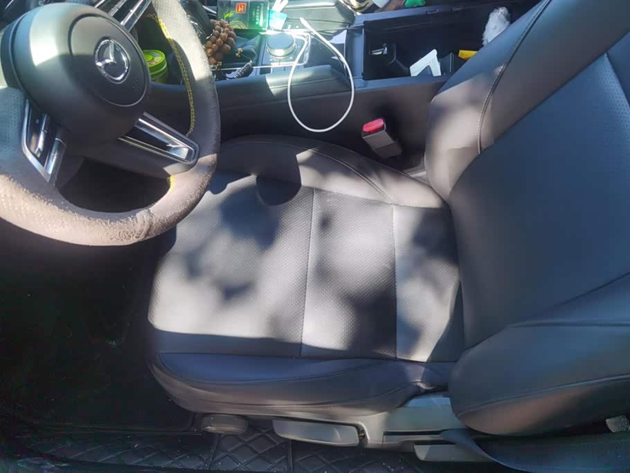 Mazda Mazda3 Axela 2.0 л 2022 г. Серебристо-серый, пробег 25500 км