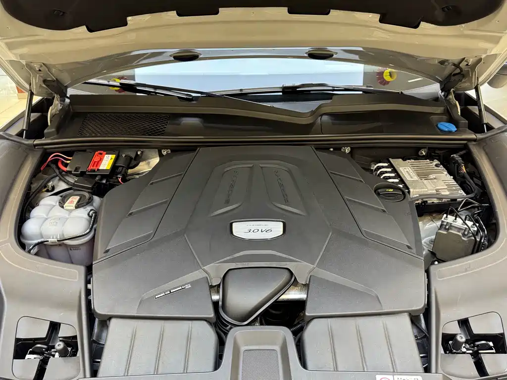 Porsche Cayenne — миниатюра 18