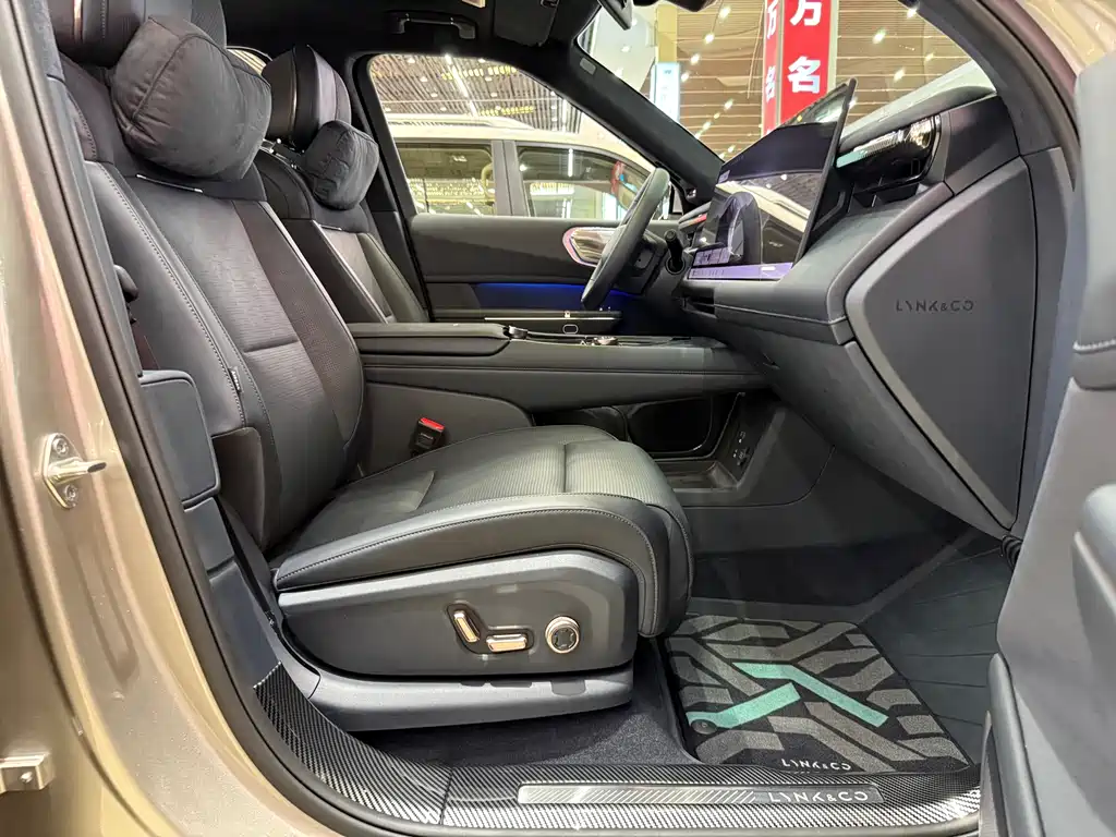 Lynk & Co 900 — миниатюра 24