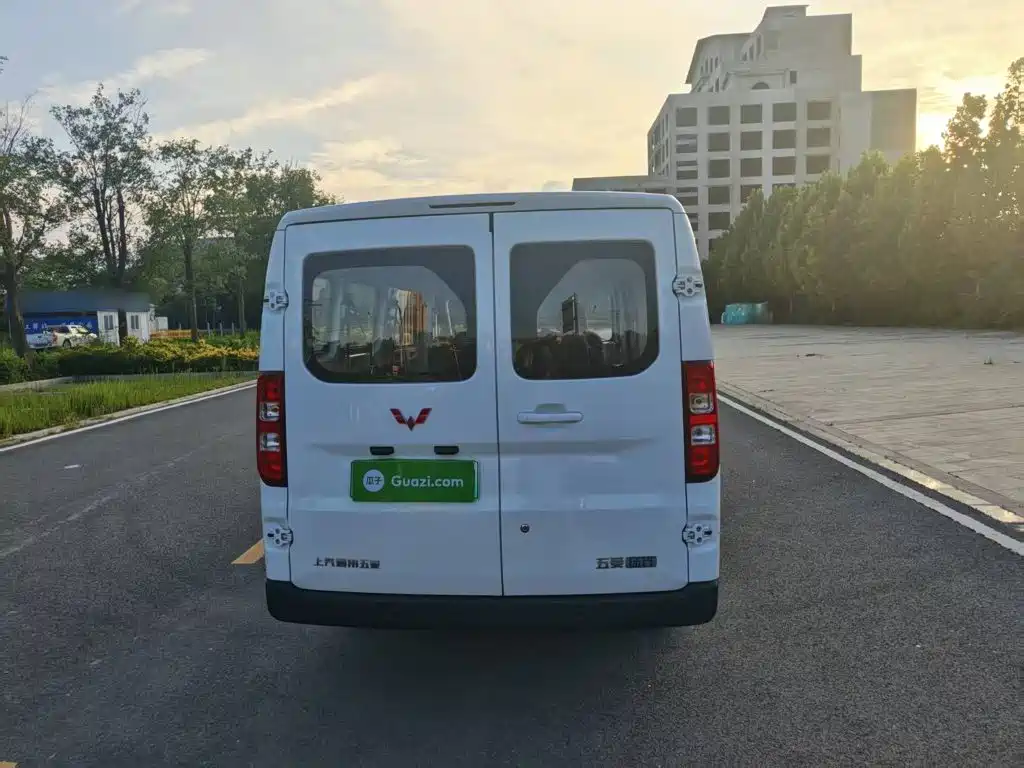 Wuling Yangguang — миниатюра 6