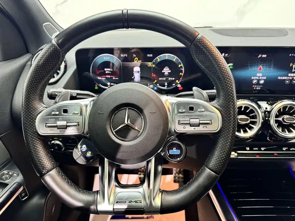 Mercedes-Benz GLA AMG — миниатюра 10