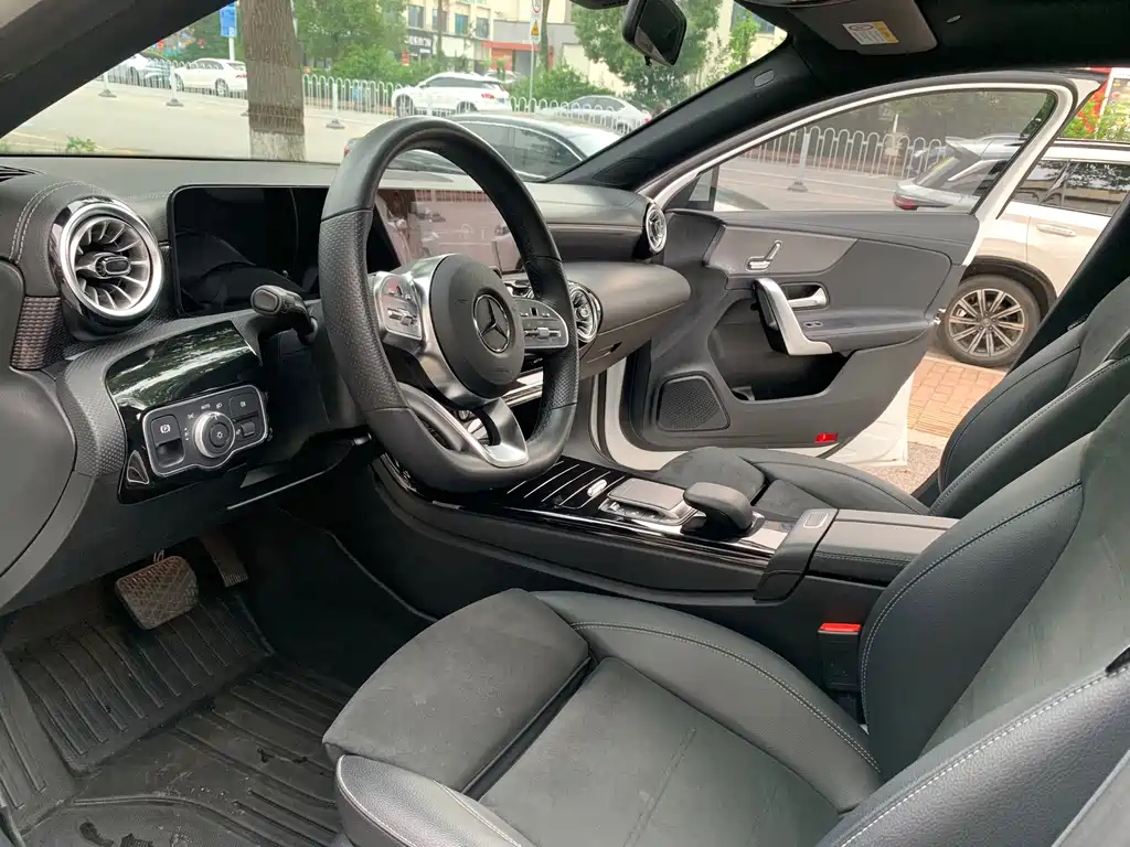 Mercedes-Benz A-Class — миниатюра 12