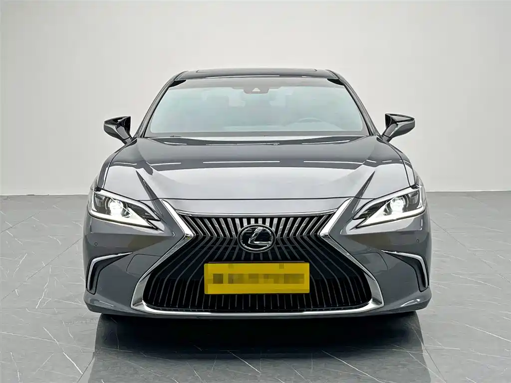 LEXUS  ES