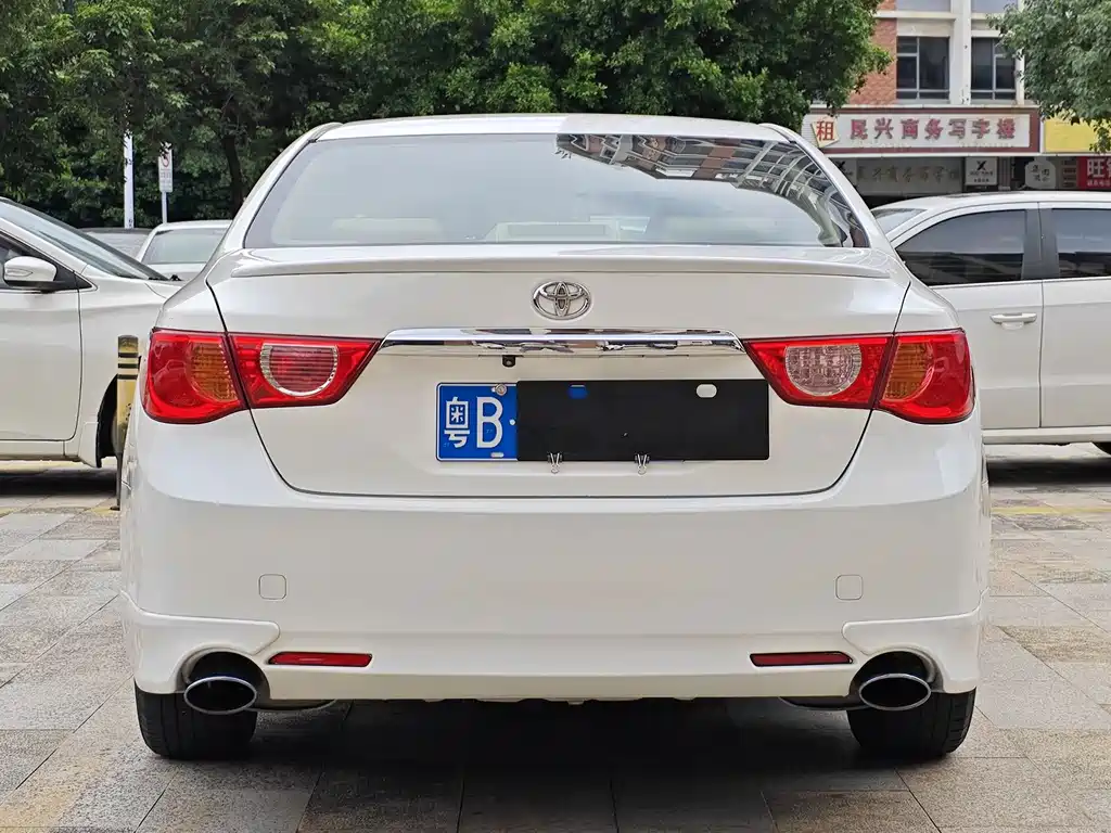 Toyota Reiz — миниатюра 11