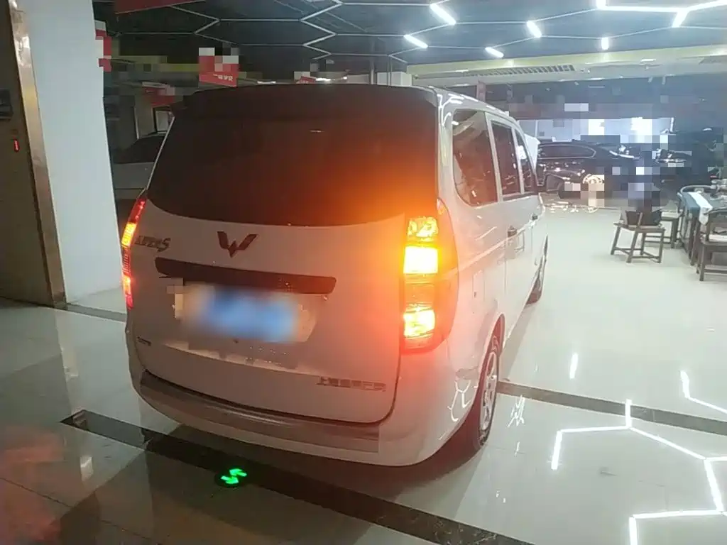 Wuling Hongguang — миниатюра 7