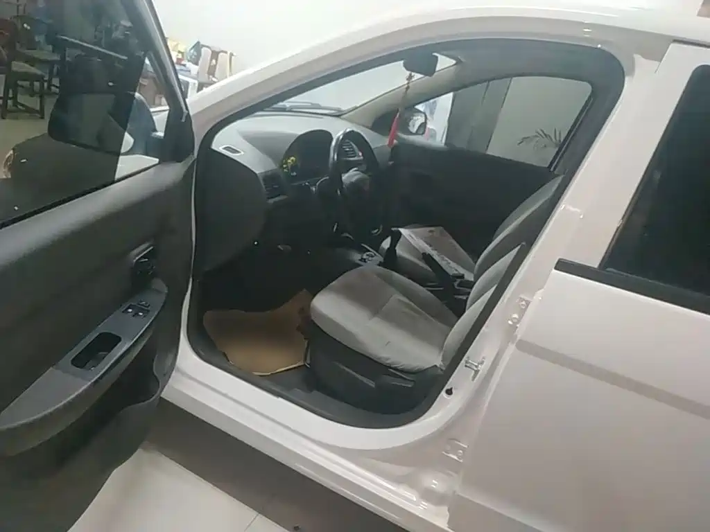 Wuling Hongguang — миниатюра 16
