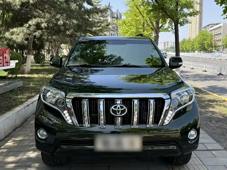 Toyota Land Cruiser Prado 2016 2.7L AT Standard
