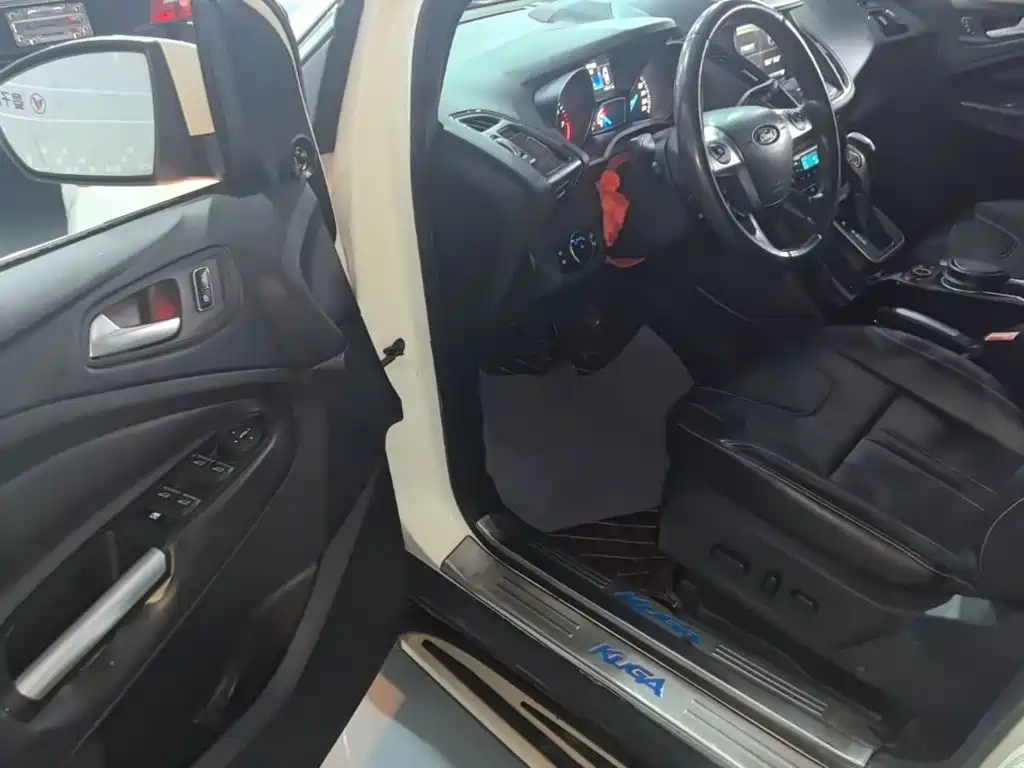 Ford Kuga — миниатюра 16