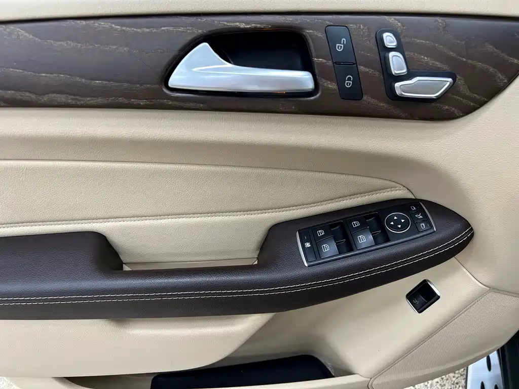 Mercedes-Benz GLE (Import) — миниатюра 8