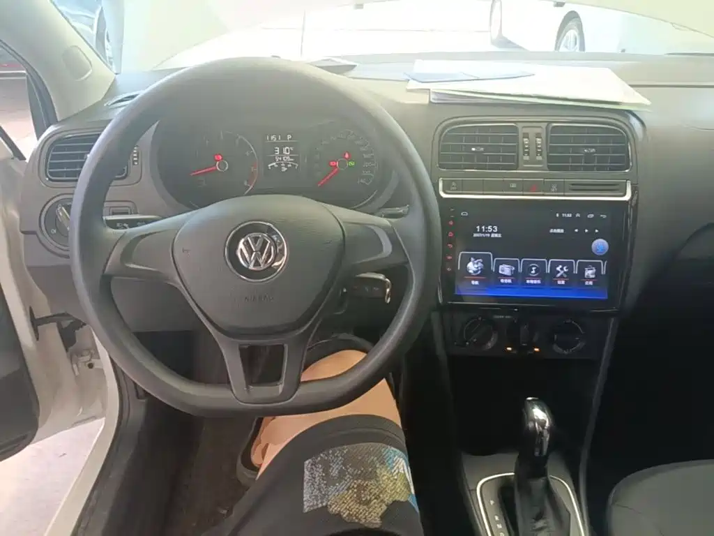 Volkswagen Polo — миниатюра 10