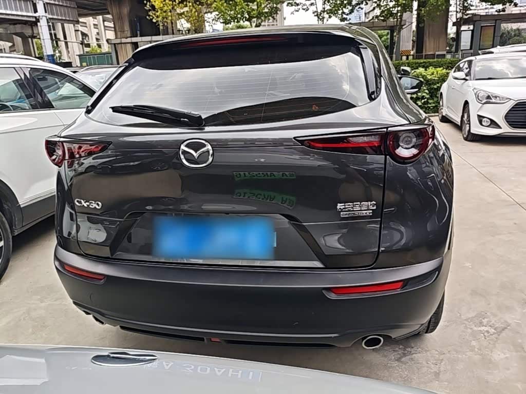 Mazda CX-30 2.0 л 2022 г. Серебристо-серый, пробег 39500 км