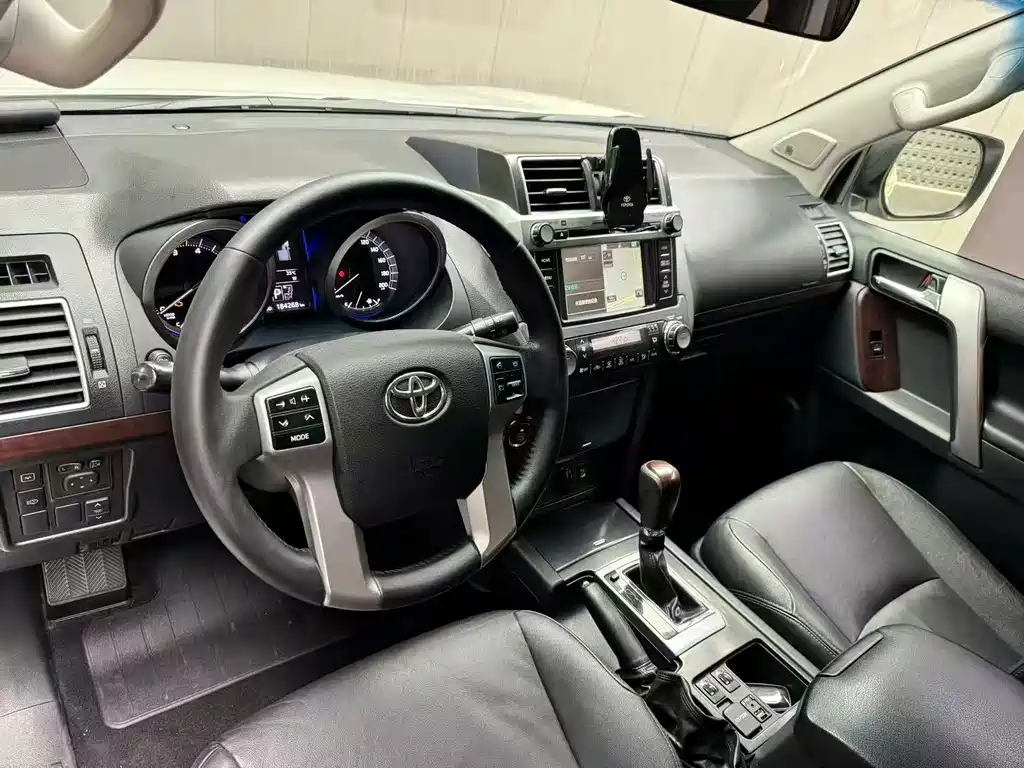 Toyota Prado — миниатюра 6