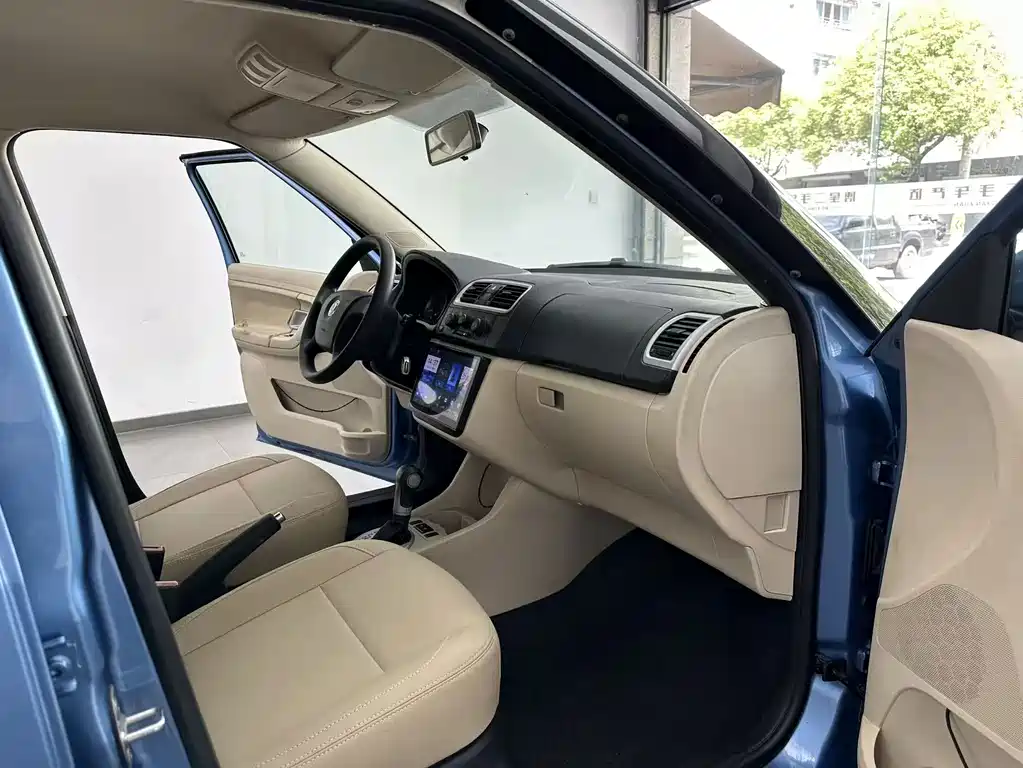 Skoda Fabia — миниатюра 4