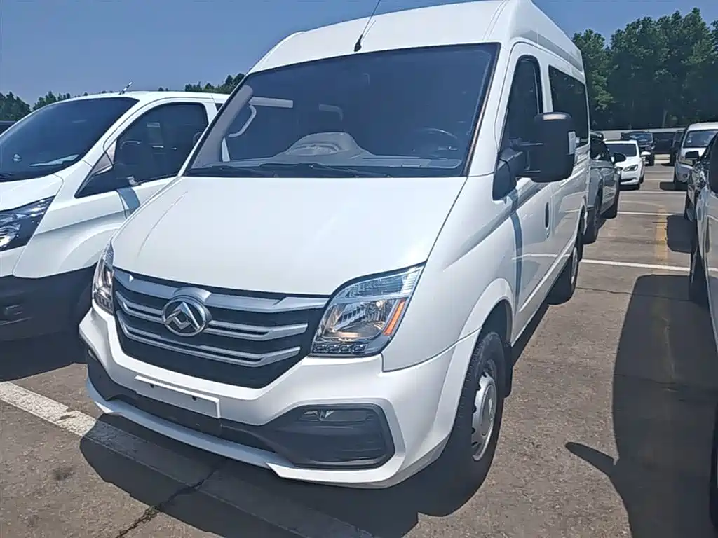 上汽大通MAXUS V80 2018款 2.5T 6挡手动傲运通短轴中顶5-6座