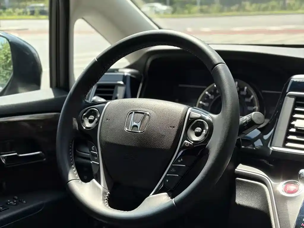 Honda Elysion 2016 2.4L