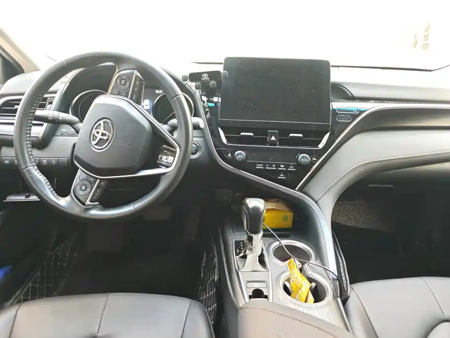 Toyota Camry — миниатюра 12