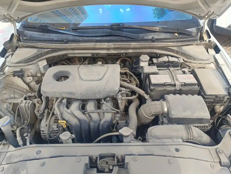 Hyundai Elantra — миниатюра 10