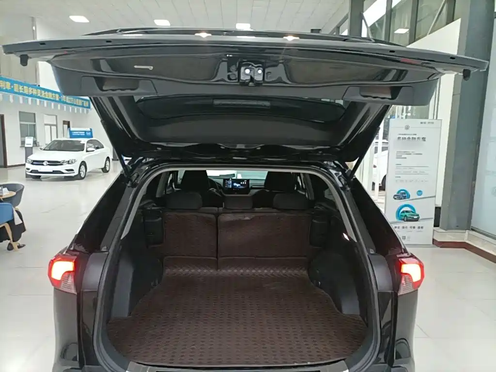 Toyota RAV4 — миниатюра 19