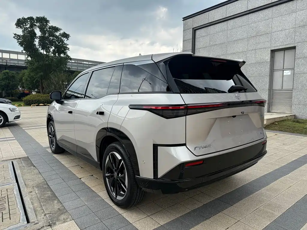 Toyota bZ3X — миниатюра 15
