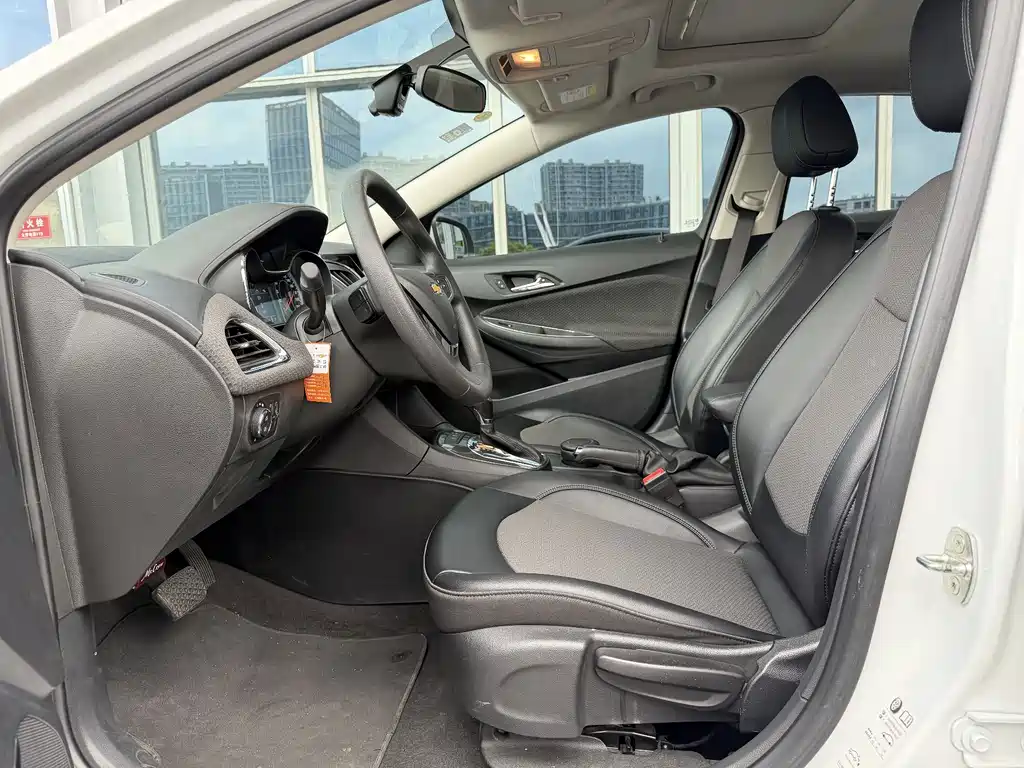 Chevrolet Cruze — миниатюра 6