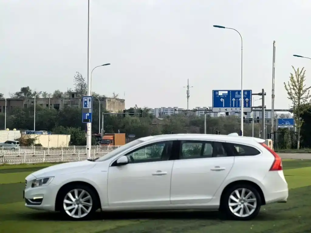 Volvo V60 — миниатюра 5