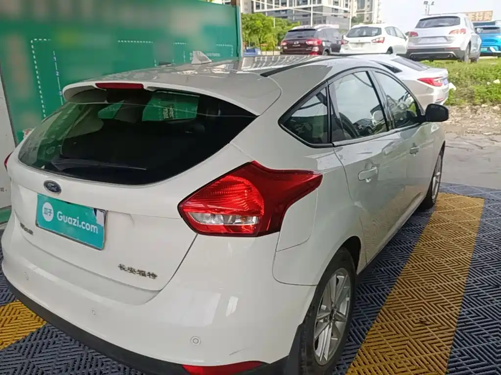 Ford Focus — миниатюра 7