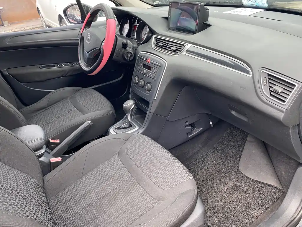 Peugeot 308 — миниатюра 7