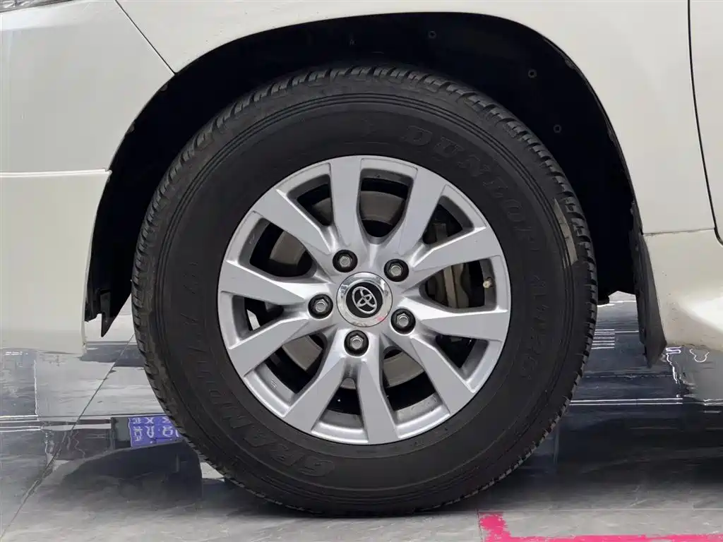 Toyota Land Cruiser 2018 5.7L