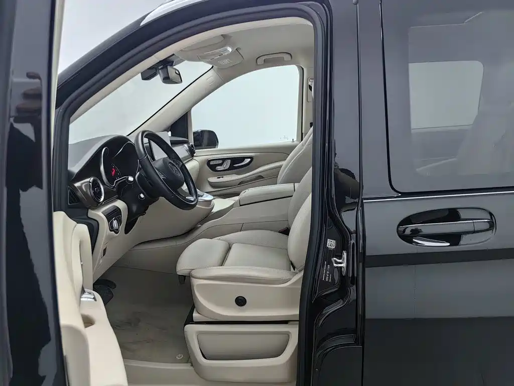Mercedes-Benz V-Class — миниатюра 10