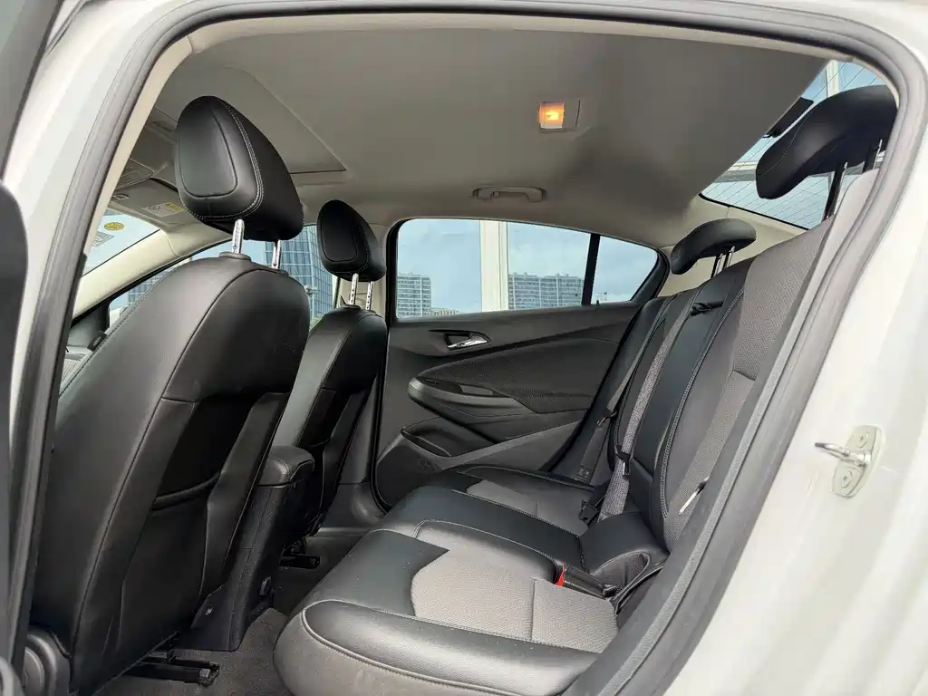 Chevrolet Cruze — миниатюра 9