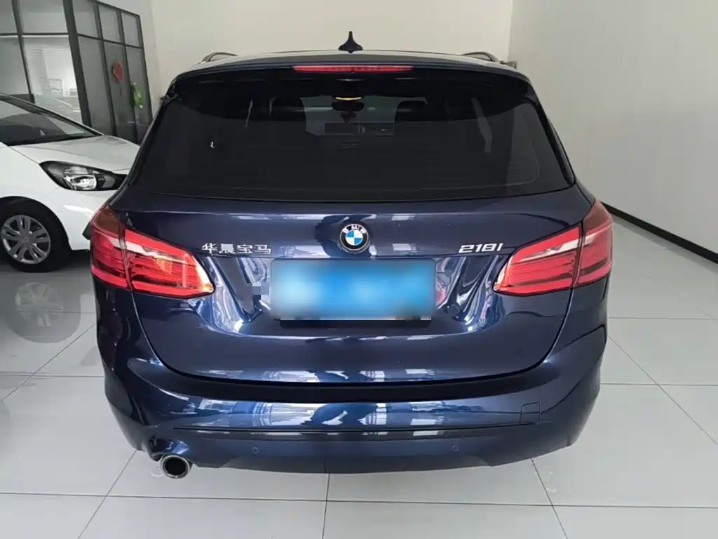 BMW 2 Series Active Tourer — миниатюра 6