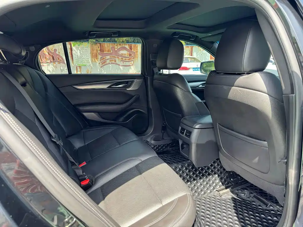 Cadillac CT5 — миниатюра 8