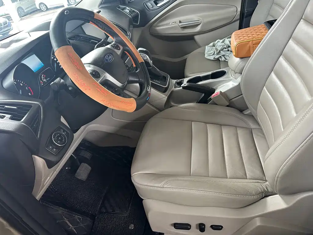 Ford Kuga — миниатюра 5