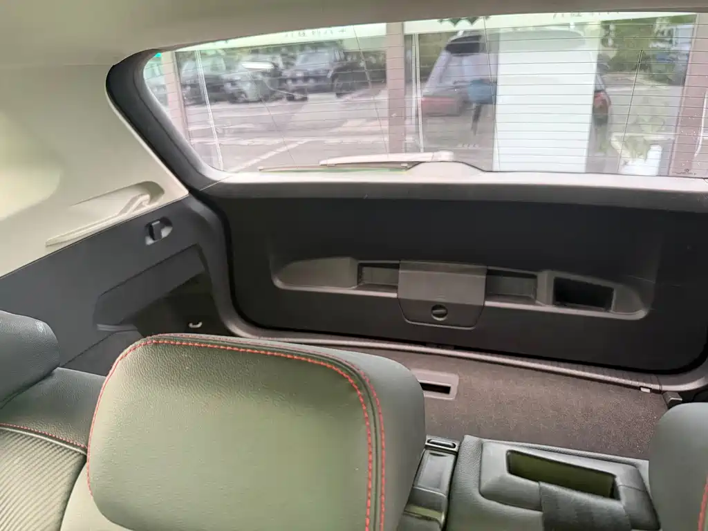 Volkswagen Tiguan L — миниатюра 15