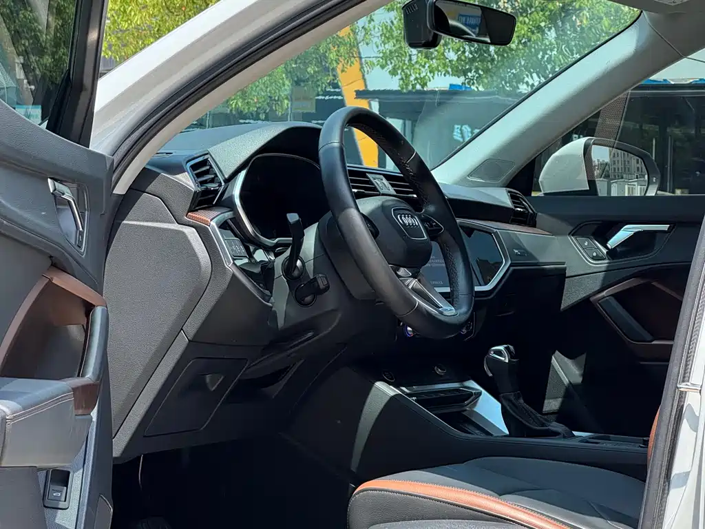 Audi Q3 2022 35 TFSI
