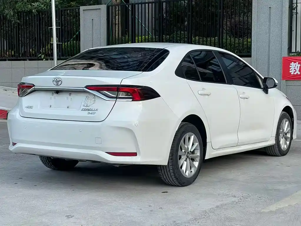Toyota Corolla — миниатюра 8