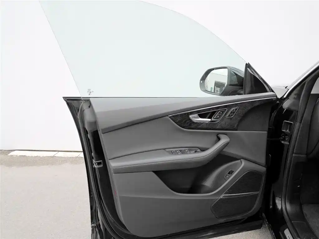 Audi Q8 — миниатюра 7