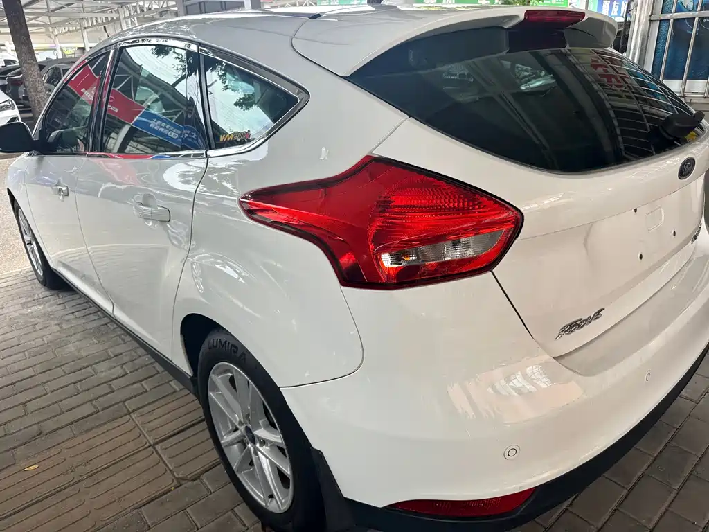 Ford Focus — миниатюра 10