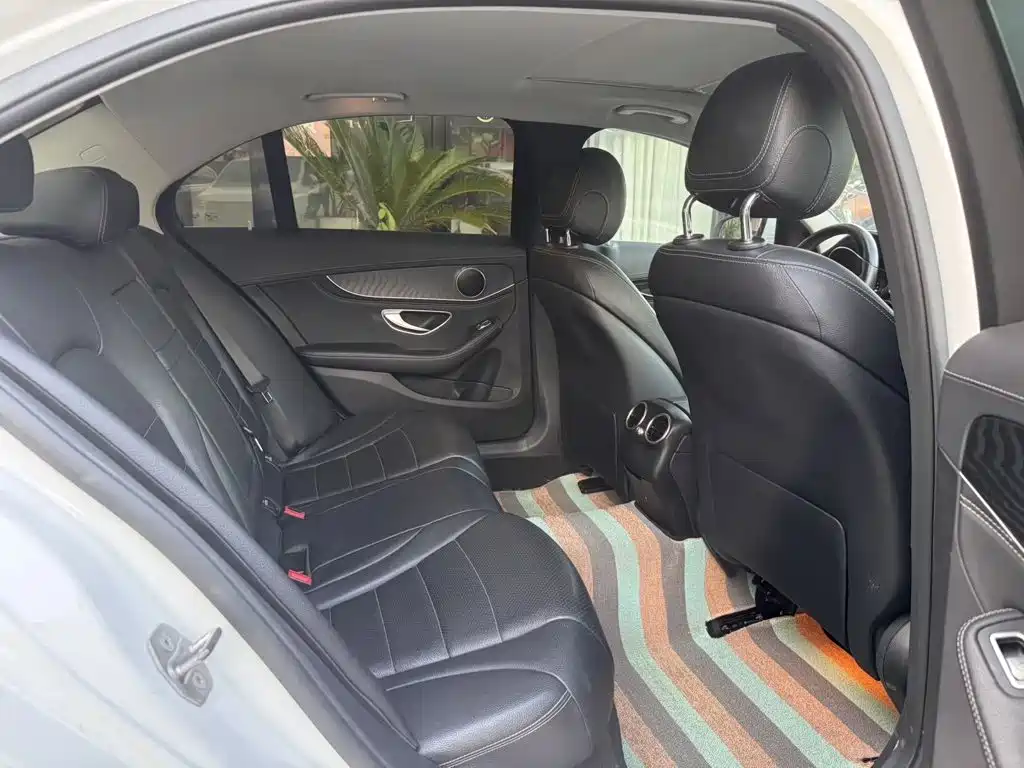 Mercedes-Benz C-Class — миниатюра 8