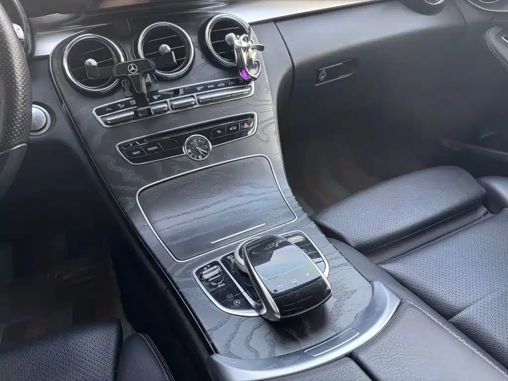 Mercedes-Benz C-Class — миниатюра 13