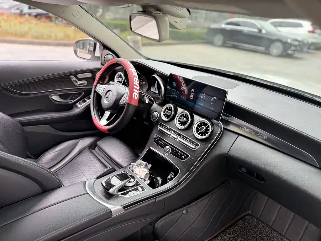 Mercedes-Benz C-Class — миниатюра 6