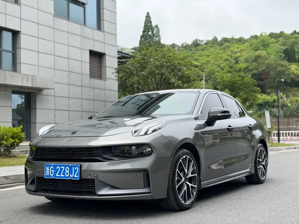 Купить Lynk & Co 03