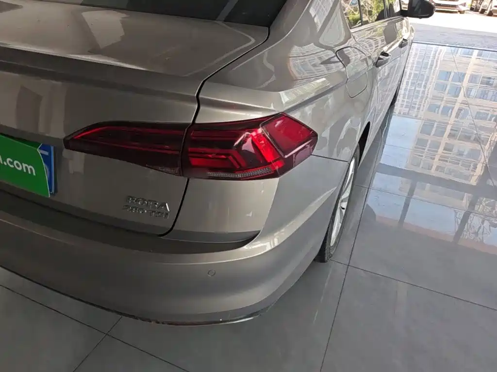 Volkswagen Bora — миниатюра 8