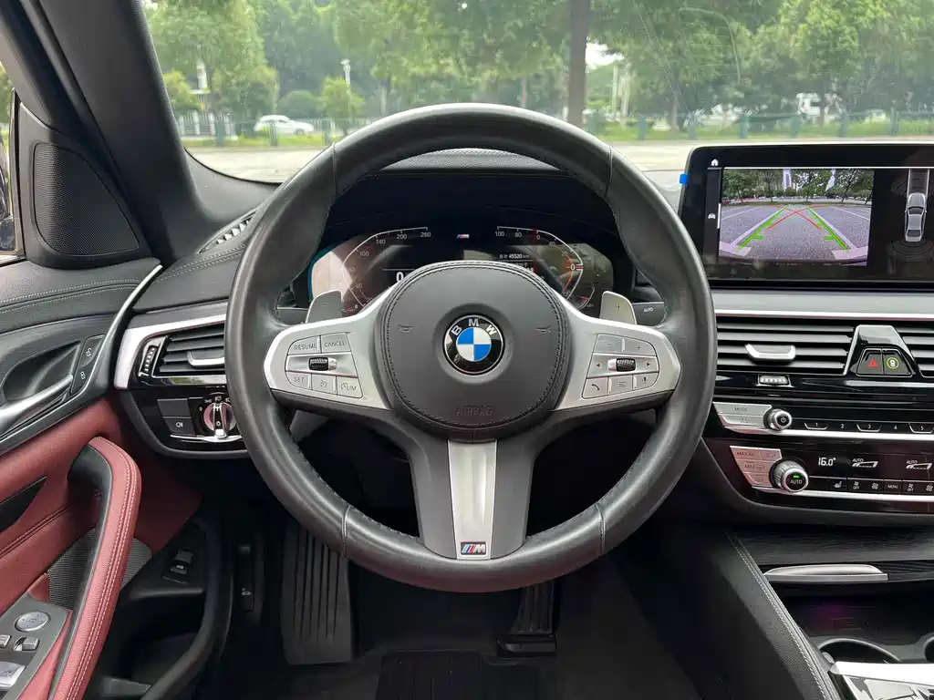 BMW 5 Series — миниатюра 6